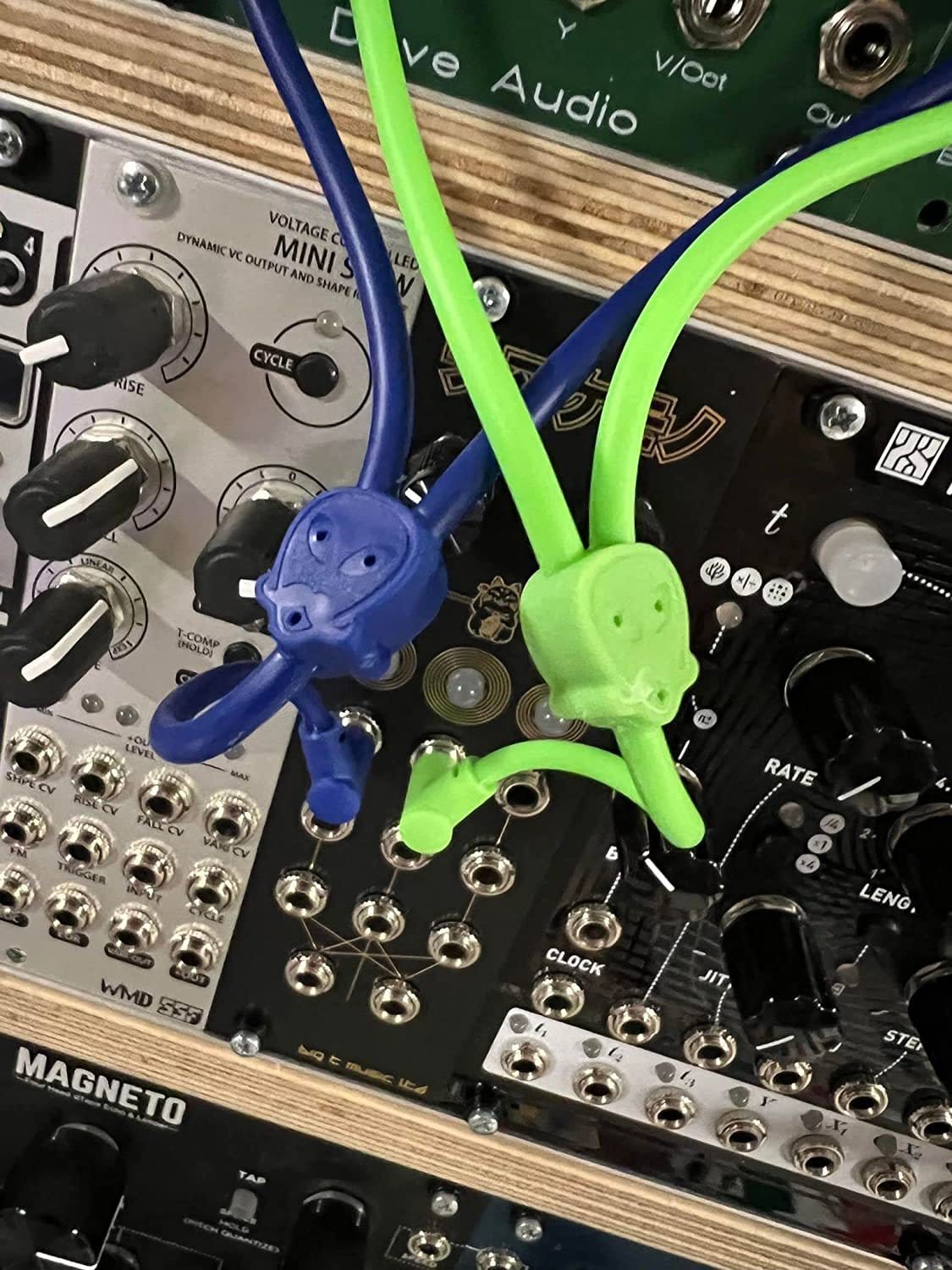 Luigi's Modular M-Doppio Mini Y Right Angled Splitter Patch Cables 10cm x 10cm - 2 Pack (Blue) - 3.5mm Splitter for Eurorack Modular Synthesizer